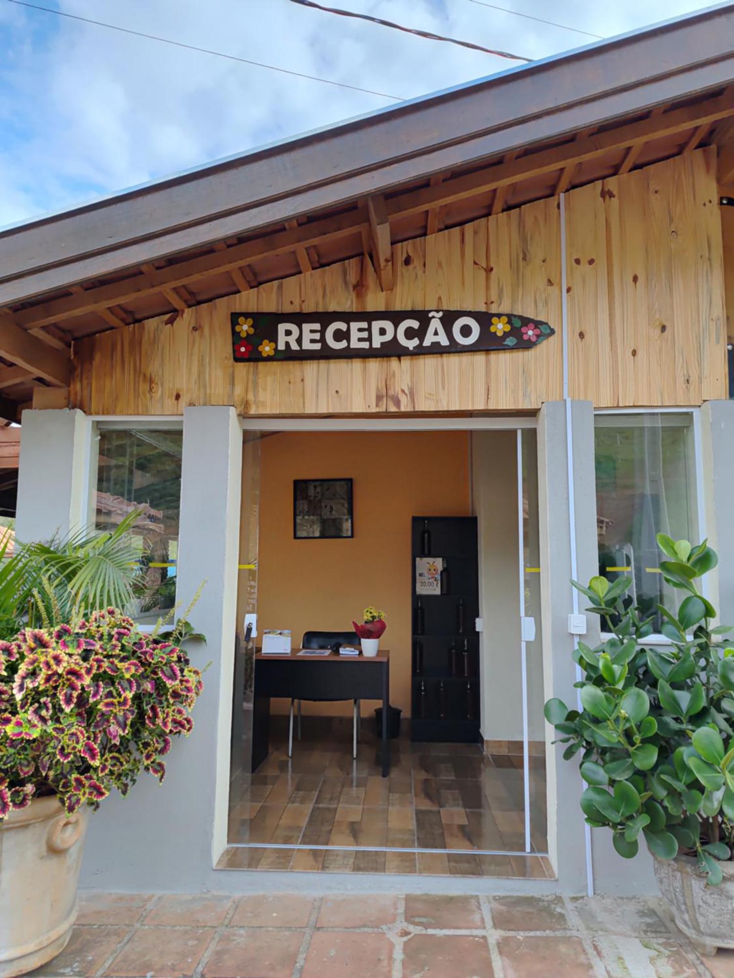 Pousada Irmaos Oliveira Lindoia ภายนอก รูปภาพ
